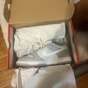 Nike dunks low (GS)